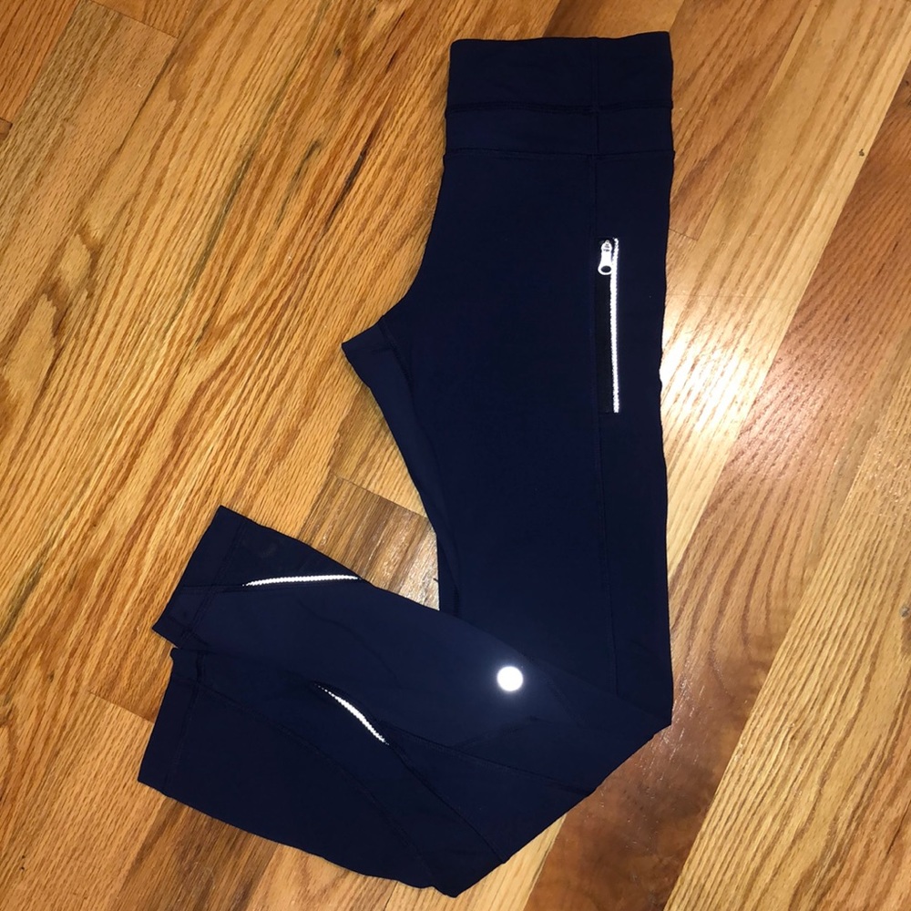 Lululemon • inspire tight 7/8 navy blue sz 4